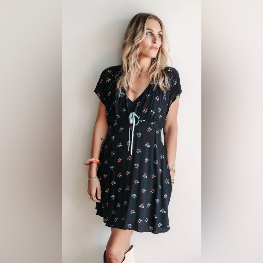 Free People Everyone's Favorite Mini Women’s Floral Dress Size Small - Picture 4 of 9